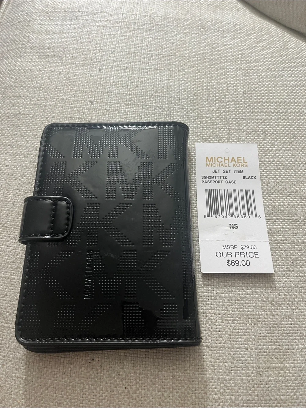 Michael Kors Black Patent leather jet set passport case credit cards NEW